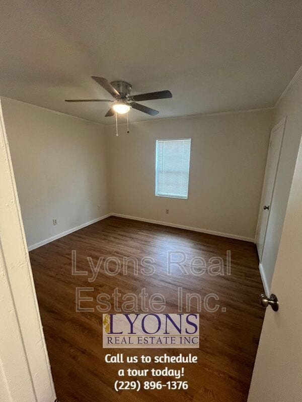 Building Photo - 903 Greenwood Dr