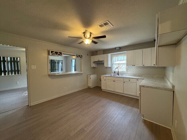 Foto del edificio - 616 E 11th St