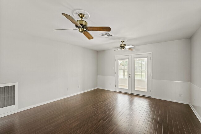 Foto del edificio - 10226 Rothbury St