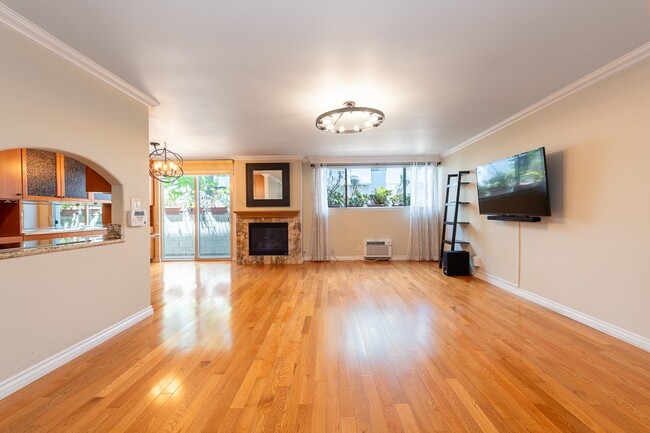 Foto del edificio - 530 S Barrington Ave