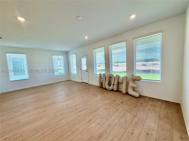 Building Photo - 4443 Vibernum Ave