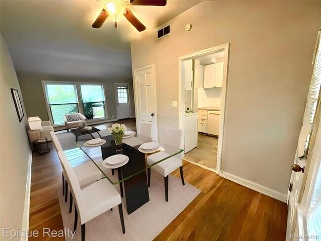 Foto del edificio - 2824 Whitewood St