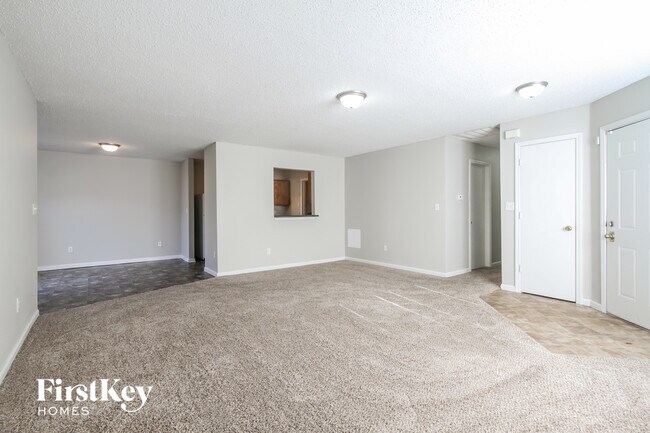Foto del edificio - 3912 Roundwood Dr