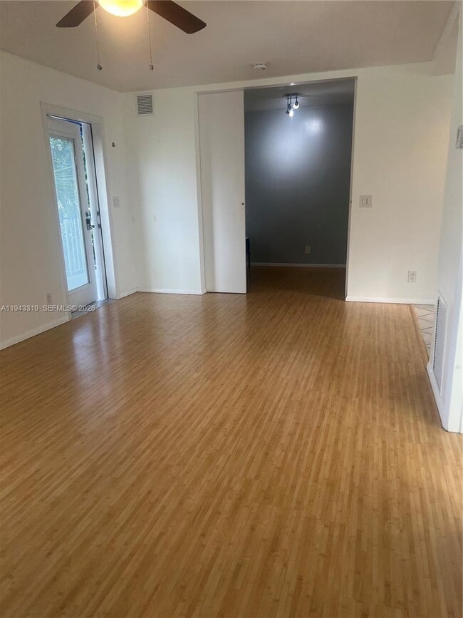 Foto del edificio - 225 SE 16th Ave