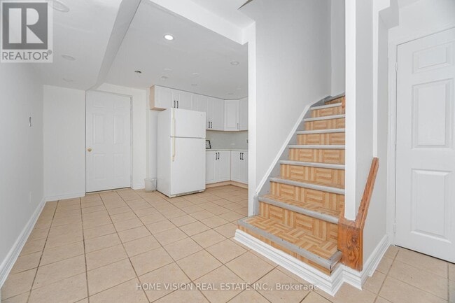 Building Photo - 17 Atira Ave