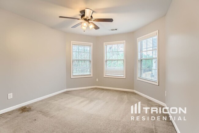 Building Photo - 2974 Olivine Dr SE