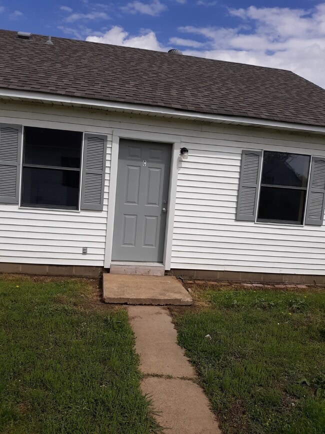 Building Photo - 695 Jill St