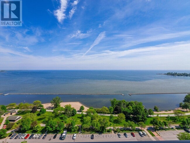 Photo du bâtiment - 1928-1928 Lake Shore Blvd W