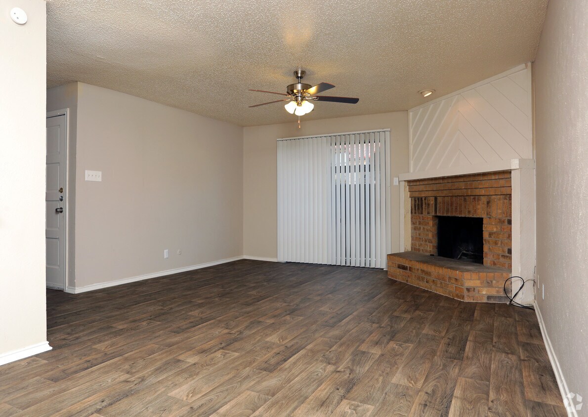 Casa Villas Apartments in Fort Worth, TX