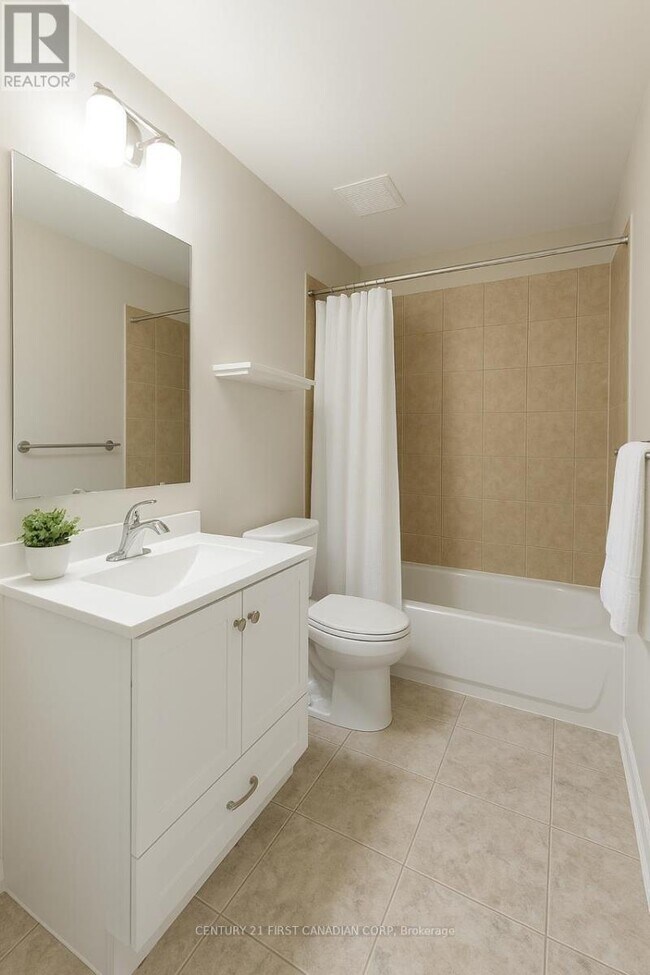Building Photo - 475 Sandringham Crescent