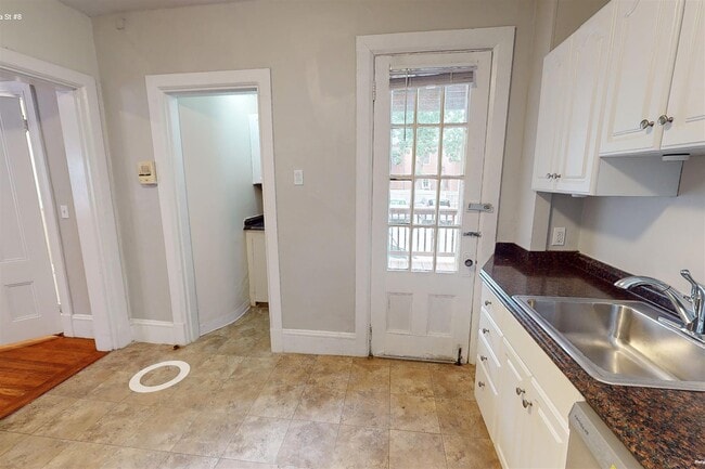 Foto del edificio - 63 Dana St