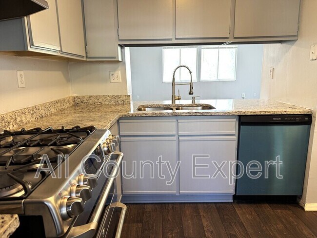 Foto del edificio - 862 Regal Path Ln