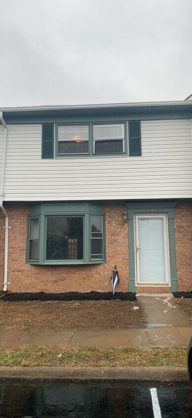 Primary Photo - 1615 Meadow Dr