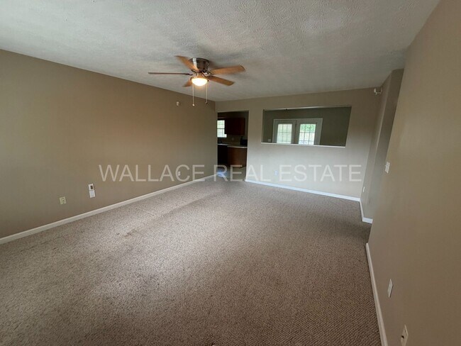 Foto del edificio - ADORABLE 3 BEDROOM HOUSE IN HALLS!!