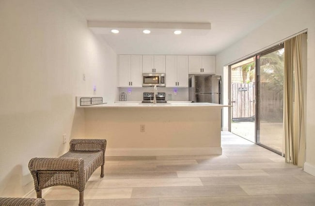 Foto del edificio - 593 Green Springs Pl