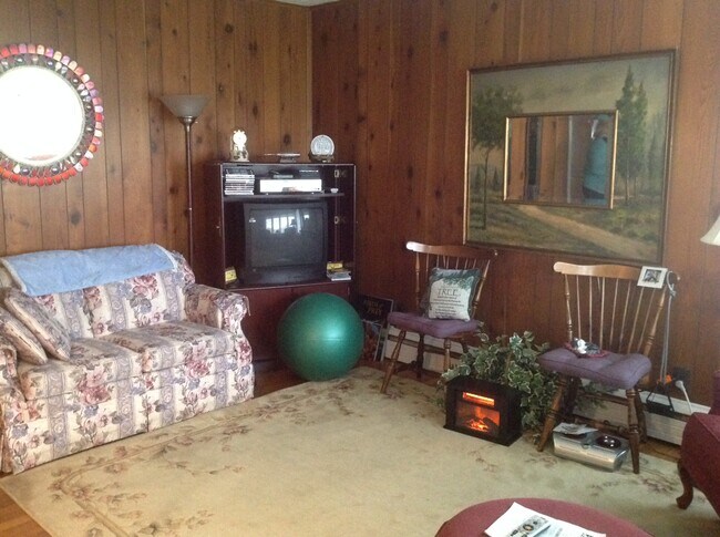 Foto del edificio - 8688 Lees Ridge Rd