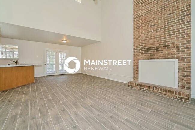 Building Photo - 3 Bedroom Pet-Friendly Home in KNOXVILLE, TN with Main Street Renewal