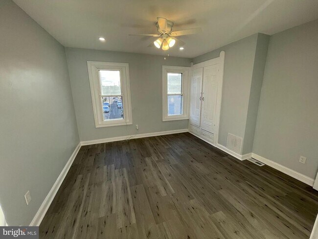 Foto del edificio - 1839 E Clementine St