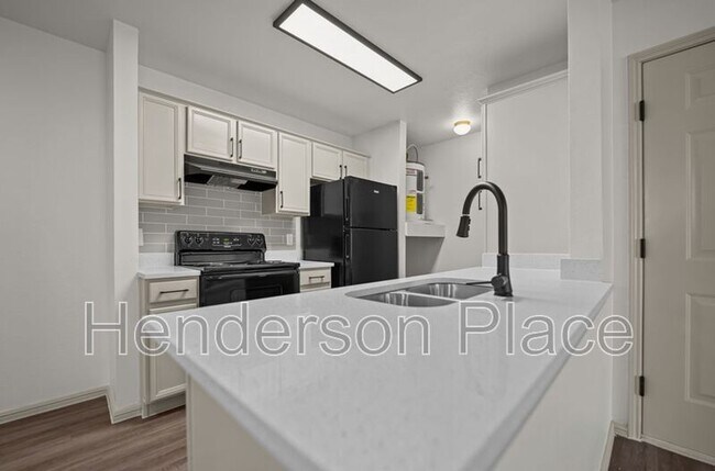 Foto del edificio - 170 Henderson St