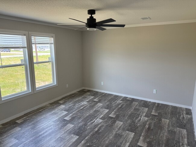 Building Photo - 212 Patriot Ln