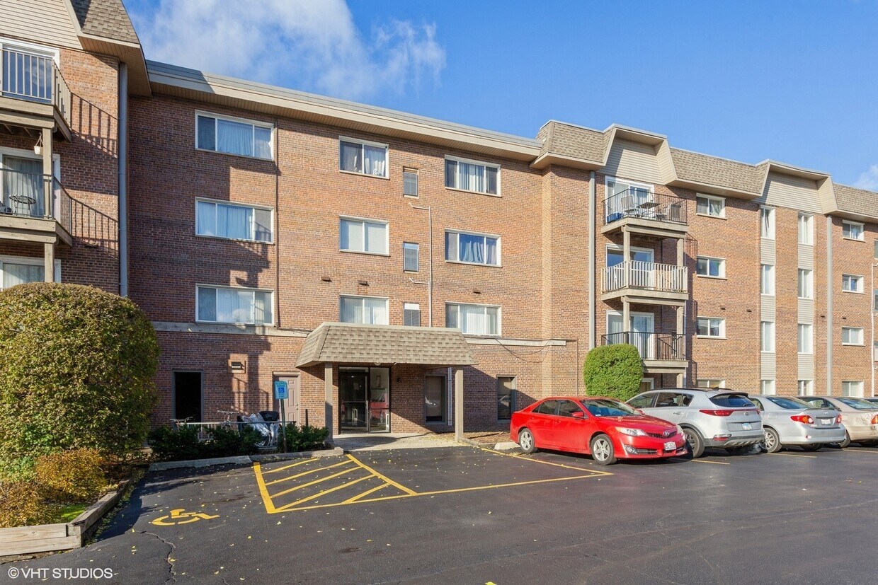 Primary Photo - 4500 Beau Monde Dr