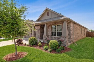 Building Photo - 2448 Open Range Dr