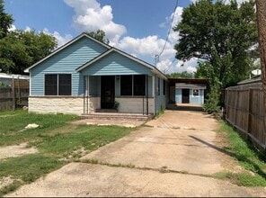 Building Photo - 2415 Perry St