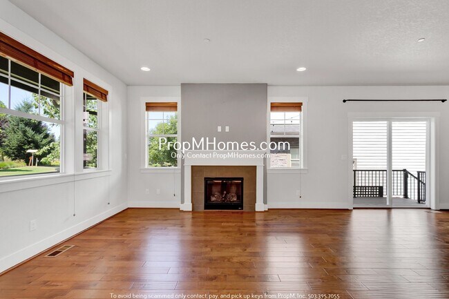 Building Photo - Three Level Home in Villebois - 4 Bedrooms!