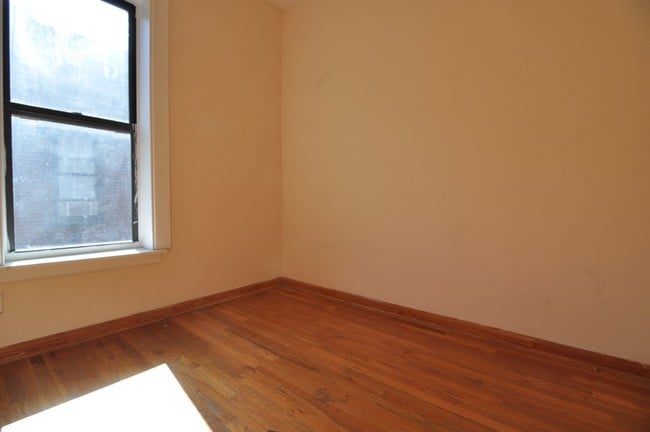 Building Photo - 60 W 129th St