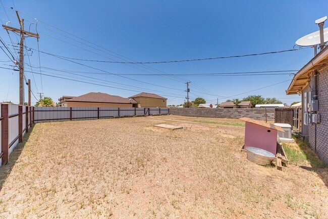 Building Photo - 2901 Nabors Ln