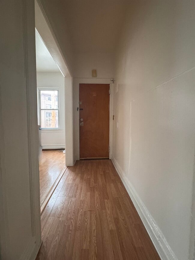 Foto del edificio - 318 Randolph Ave