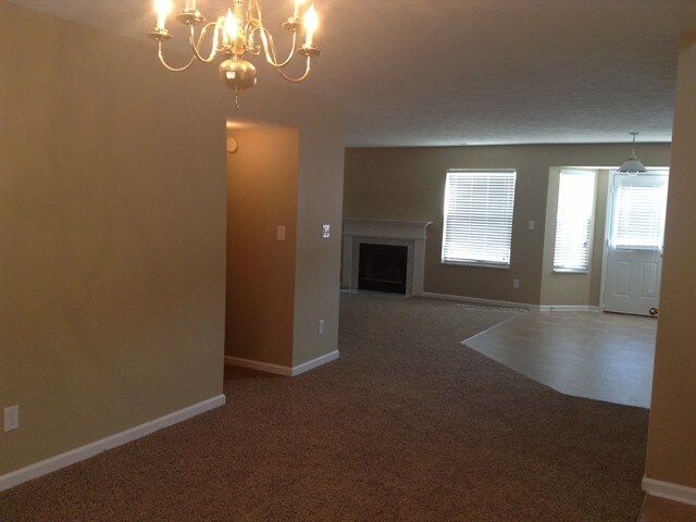 Foto del edificio - 10827 Tanbark Dr