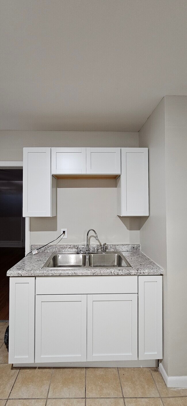 Foto del edificio - 759 Charles Ave