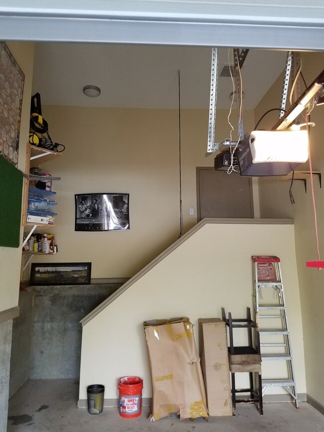 Garage Interior - 898 Oak St SW