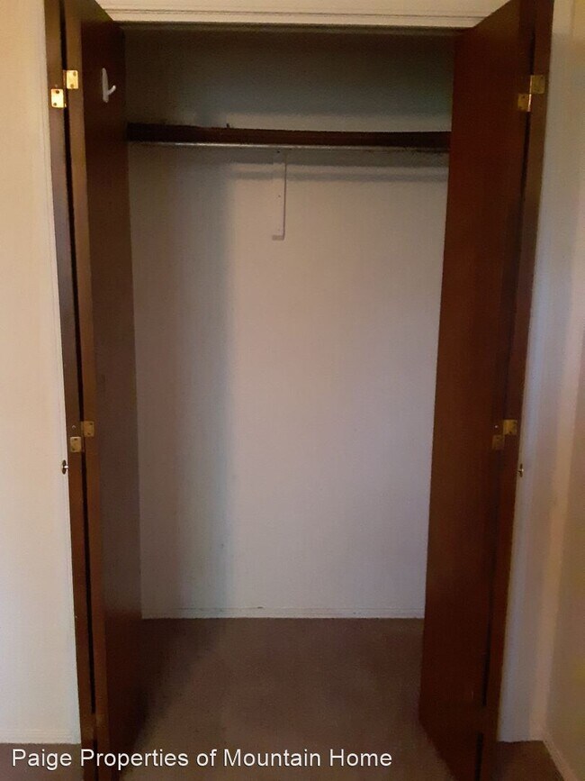 Building Photo - 2 br, 1 bath Apartment - 904 Coley Drive