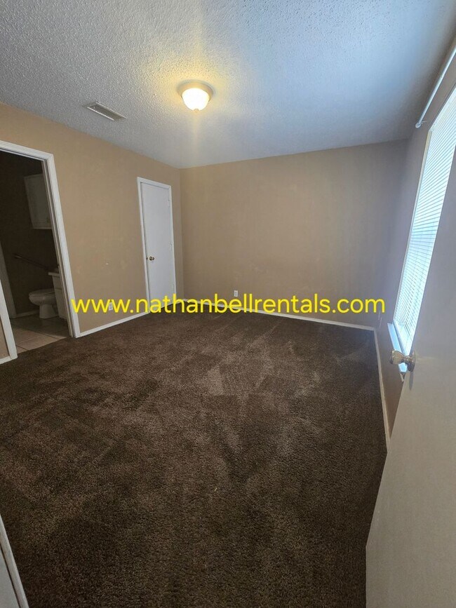 Foto del edificio - 3 bedroom/2 bath single family