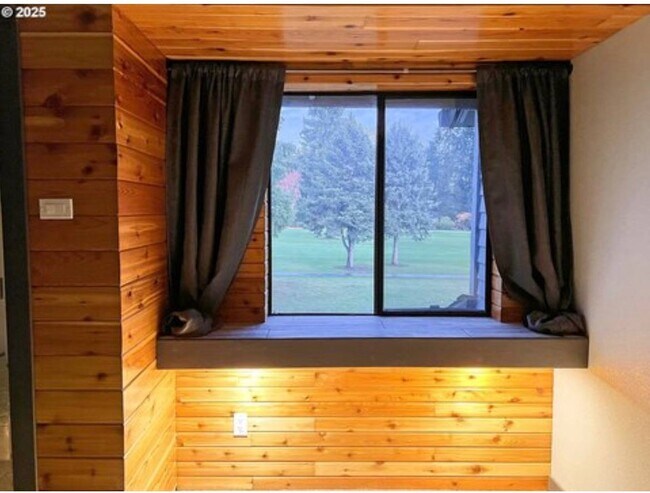 Foto del edificio - 20647 NW Lapine Way