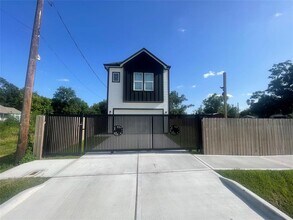 Building Photo - 2922 Hohl St