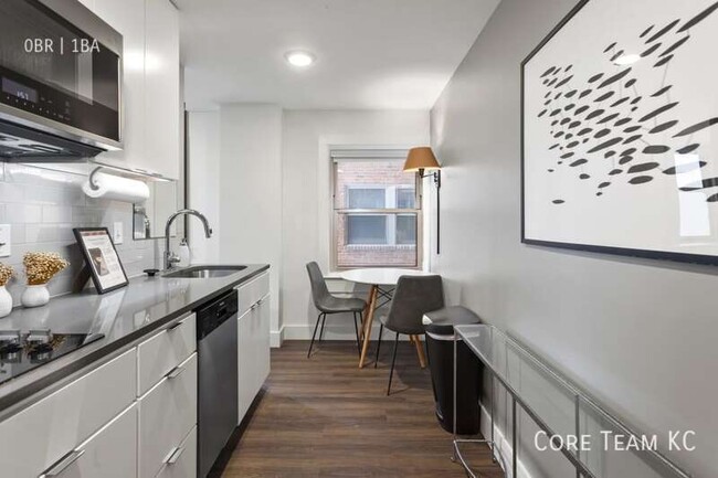 Building Photo - Studio coming available in Midtown