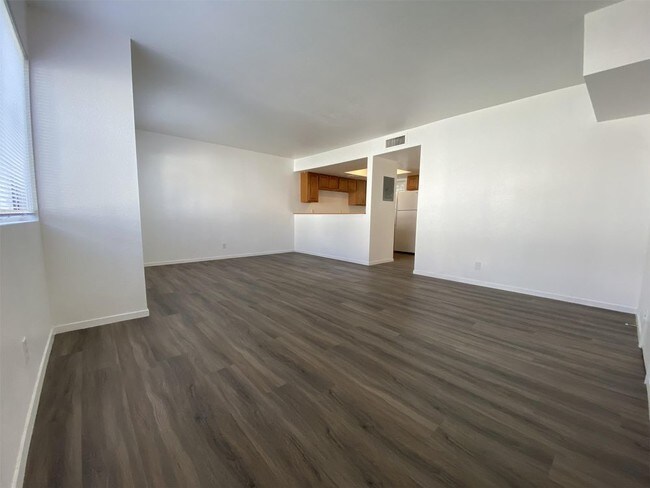 Building Photo - 217 18th St B