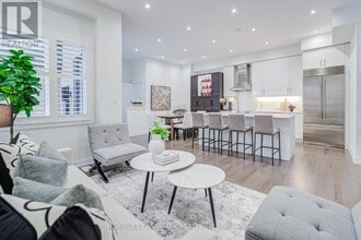 Building Photo - 33 Golden Fern St