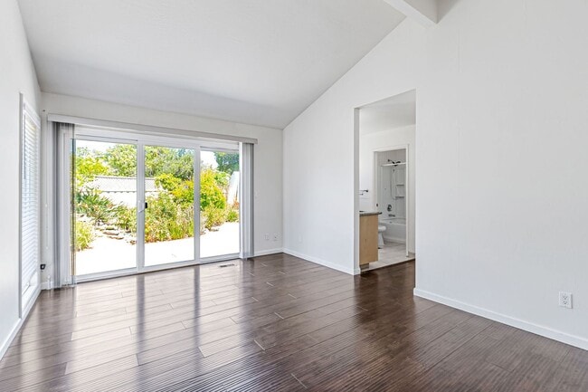 Building Photo - Saratoga Gem - 4BR Home Open Floor Plan & ...