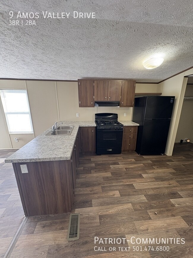 Building Photo - 9 Amos Valley Dr