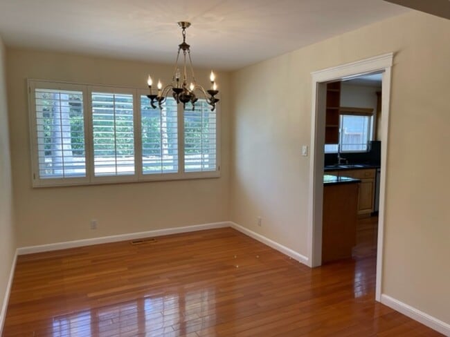 Building Photo - Wonderful 4 bedroom, single level home in ...