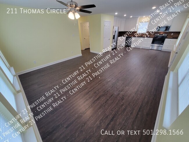 Foto del edificio - 211 Thomas Cir
