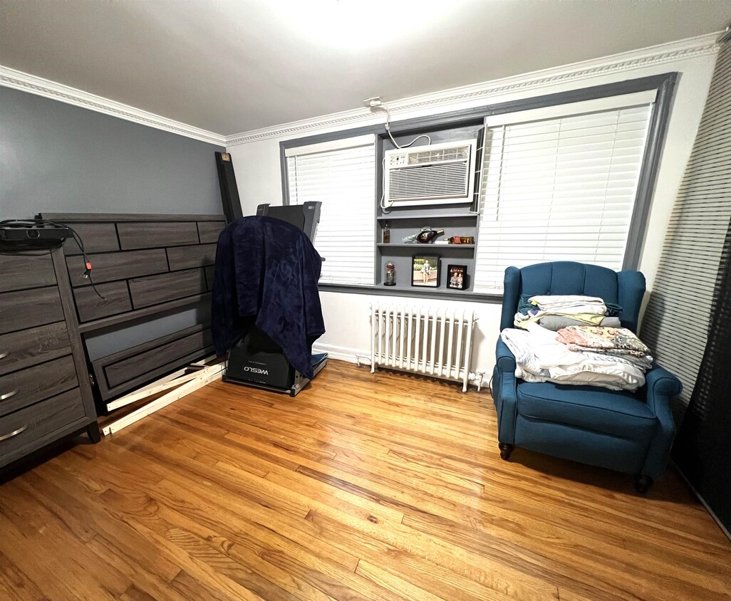 Foto principal - 9012 Bergenwood Ave