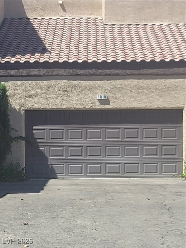 Building Photo - 5250 S Rainbow Blvd