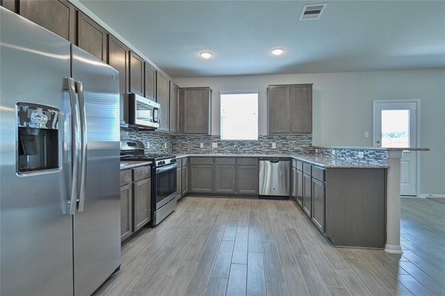 Building Photo - Spacious 3 Bed, 2.5 Bath Home with 2,135 Sq Ft in Prime Spring Location