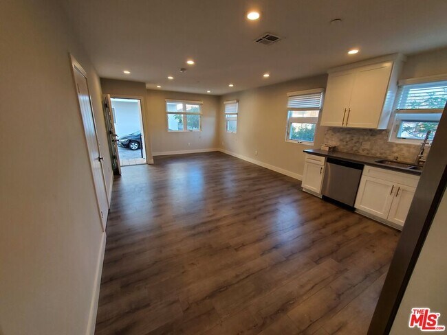Foto del edificio - 3915 Brighton Ave