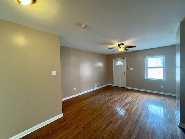 Foto del edificio - Charming 3 Bedroom/2.5 Bathroom Townhome i...